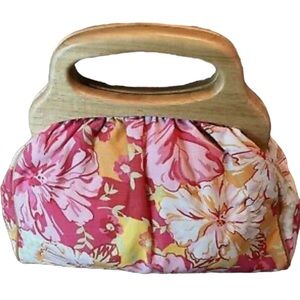 Talbots handbag pink,green, orange floral magnetic closure with wooden handle.‎
